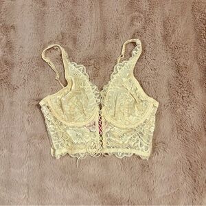 La SENZA Elegant Lace Bralette in Cream